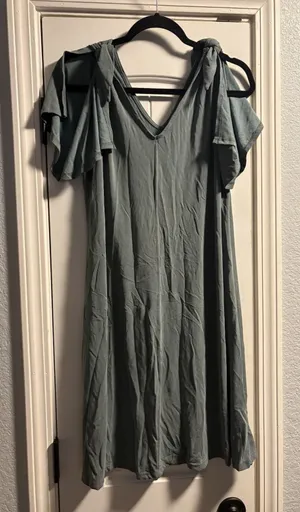 Spence Convertible Dress Sage Green Medium V-Neck Flutter‎ Sleeve Modal Blend thumbnail 1