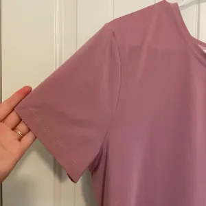 NWOT | Reel Legends women’s keep-it-cool purple‎ active top — large thumbnail 2