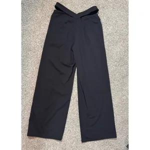 Halara Black Crossover V-Waist Cutout Wide Leg Pleated Pants Medium thumbnail 2