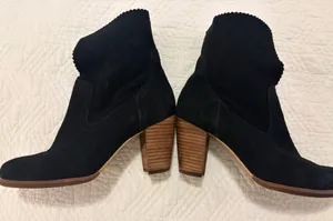 UGG Women’s Black Suede Boots thumbnail 1