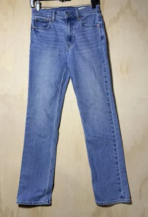 GAP 90s Straight High Rise Jeans Women's Size 26R‎ Blue Medium Wash Denim thumbnail 1