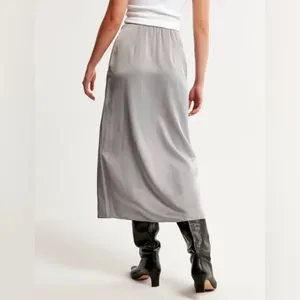 Abercrombie & Fitch Knotted Elevated Satin Midi Skirt‎ thumbnail 3