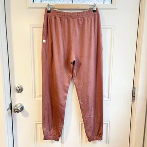 Vuori Women's Boyfriend Jogger thumbnail 3