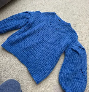 Sweater thumbnail 1