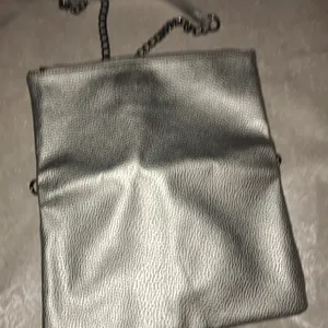 💎EXPRESS SILVER EVENING BAG💎    NWOT thumbnail 7