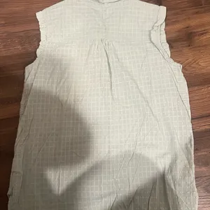 Columbia Sleeveless Button Up Top Lightweight Summer Outdoor Size L thumbnail 2