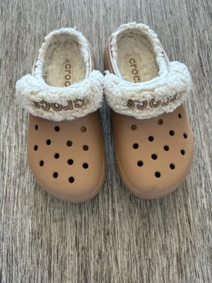 Brown Lined Crocs Fur Clogs thumbnail 2