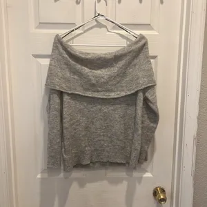 H&M Divided Womens Gray‎ Off the Shoulder Wool Alpaca Blend Knit Sweater Medium thumbnail 6