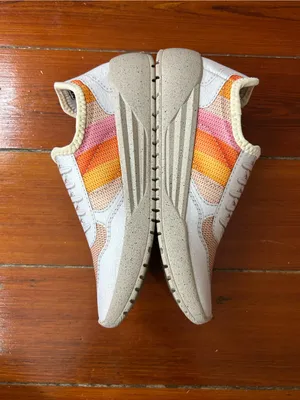 Psudo Women’s Sz 7 Slip On printed Knit Sneakers 👽💛 thumbnail 3