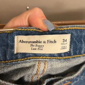 Abercrombie ✨The Baggy Low Rise Blue Sz 34 Regular Jeans✨ thumbnail 6
