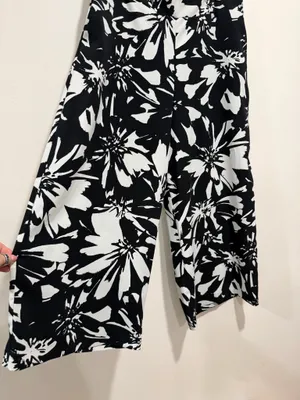 Nine West Black White Floral Wide Leg Crop Pants Size XL thumbnail 4