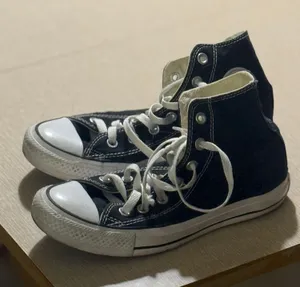 Black High-Top Converse thumbnail 1
