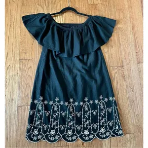 Old navy linen black ruffled neck eyelet hem dress small thumbnail 6