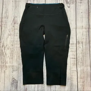 Columbia Omni Shield Black Capri. Size Small. EUC thumbnail 1