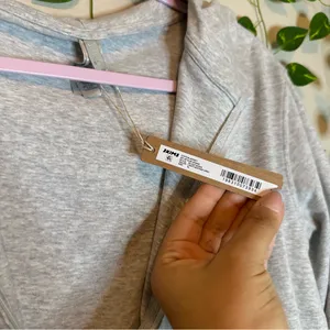 Skims gray zip up cropped hoodie casual influencer cotton light heather thumbnail 3