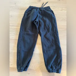 Lululemon Scuba Mid-Rise Oversized Jogger black size small thumbnail 13