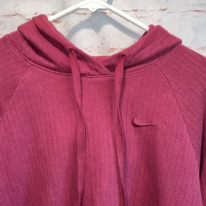 Nike ribbed cropped hooded long sleeve shirt pullover Medium logo maroon thumbnail 2