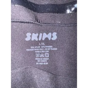 SKIMS L/XL Black Shaping Lifting Biker Short thumbnail 2