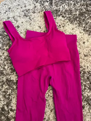 Amazon Pink Workout Set thumbnail 1