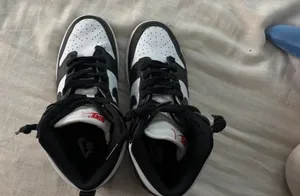 Nike shoes thumbnail 1