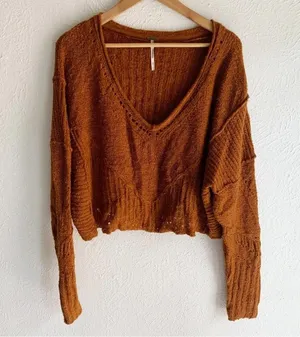 Free People Seashell Myrrh Knit Distressed Cropped Sweater Sz Medium thumbnail 4