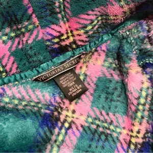 NEW Victoria's Secret Cozy Plush Short Robe Jade Plaid Womens Size Medium Large thumbnail 9