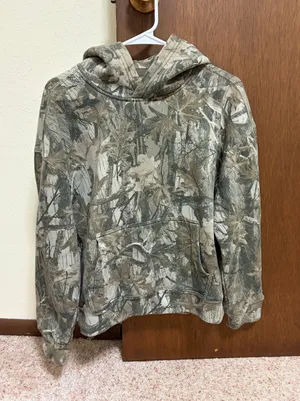 Camo sweatshirt  thumbnail 1