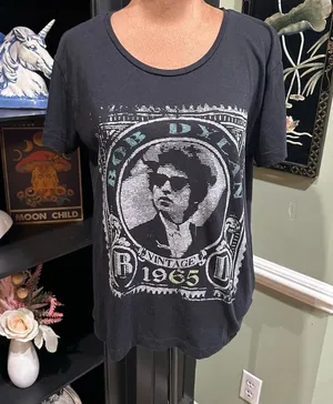 Chaser Bob Dylan Graphic Tee – Black & Green – Size Small thumbnail 1