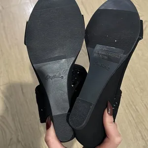 NIB Qupid black‎ wedge heels size 6.5 thumbnail 4
