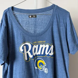 NFL Team Apparel‎ 2X Blue Los Angeles Rams T-Shirt Fan Gear Sporty Athleisure thumbnail 2