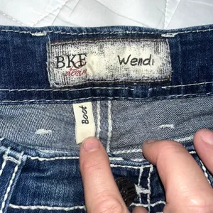 BKE Wendi Womens Size 29R Dark Wash Boot Cut Low Rise Jean thumbnail 6