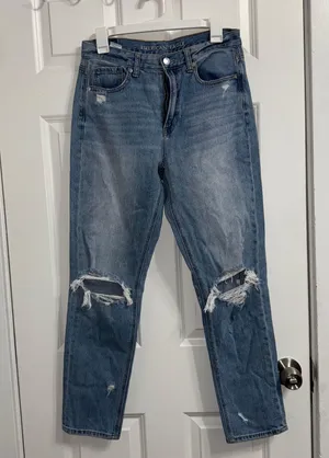 American Eagle Mom Jeans thumbnail 1