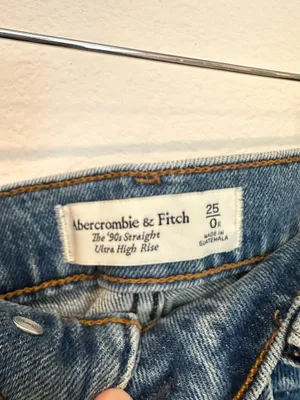 Abercrombie 90s Straight Ultra High-Rise thumbnail 2