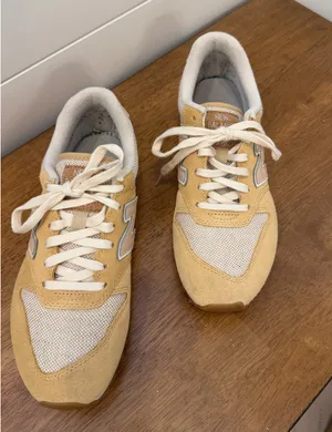996 Classic New Balance Sneakers - Size 7 thumbnail 3