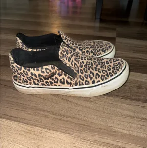 Vans Deluxe Cheetah Comfort Slip-On thumbnail 2