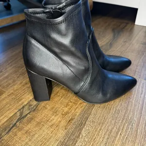 Franco Sarto Kacee Shoes Black Leather Ankle Bootie Zip Block Heel Size 9.5 thumbnail 5
