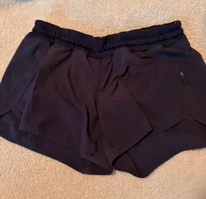 Lululemon Shorts thumbnail 1