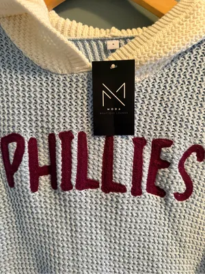 Moda Boutique Lounge Philadelphia Phillies Chunky Knit Hooded Sweater thumbnail 2