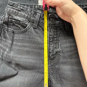 Black hi rise cropped black jeans 26 thumbnail 5