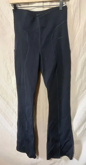 Nike yoga pants thumbnail 1