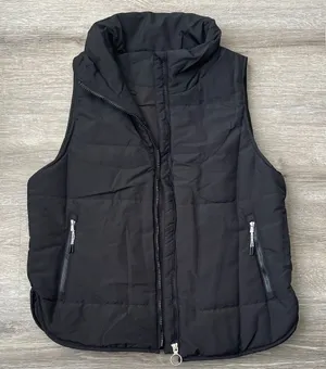Black puffer vest size small thumbnail 1