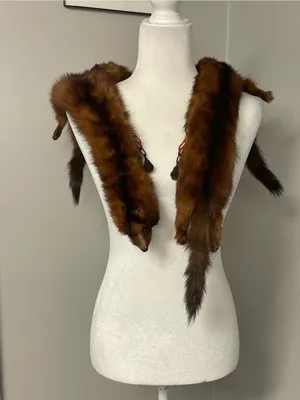 Vintage 1940s Fox Fur Shawl Collar Bakelite details real retro MCM Hollywood thumbnail 1