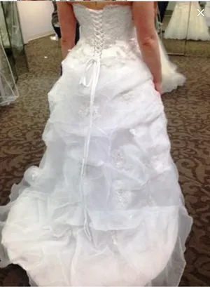 David's Bridal White Organza Wedding Dress thumbnail 4