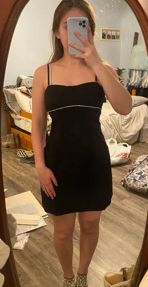 Black dress thumbnail 1