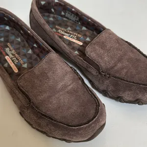Skechers Relaxed Fit Brown Suede Loafers Women’s Size 9 Memory Foam Slip On thumbnail 5