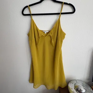 Cabi Mustard Yellow Double‎ Layer Chiffon Camisole Tie Front Tank Top M thumbnail 3