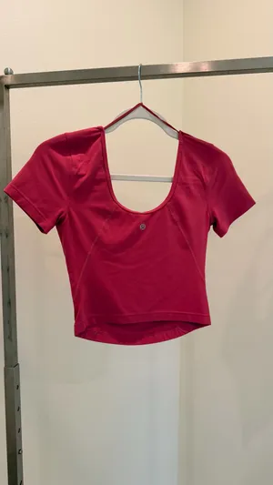 lululemon athletica Women’s Pink Cropped Scoop Neck Stretch Slim Tee Size 4 thumbnail 4