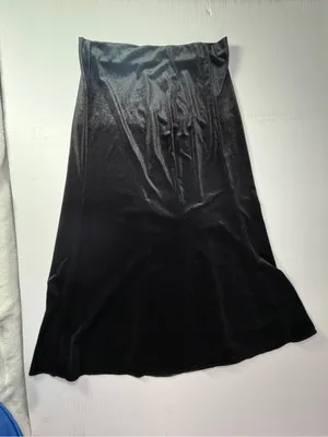 Zara Medium Black Velvet Midi Skirt thumbnail 5