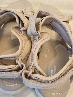 {9} Clarks Mira Free Women's Outdoor Sandals Sand Nubuck Cloudsteppers thumbnail 6