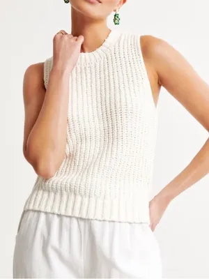 Abercrombie & Fitch Cream Knit Sweater Vest Size XS thumbnail 1